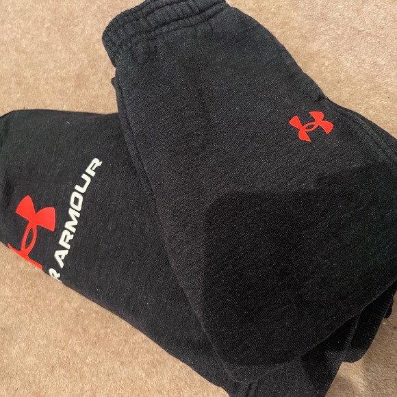 Boys infant clothes and trainers - Picture 7 of 10